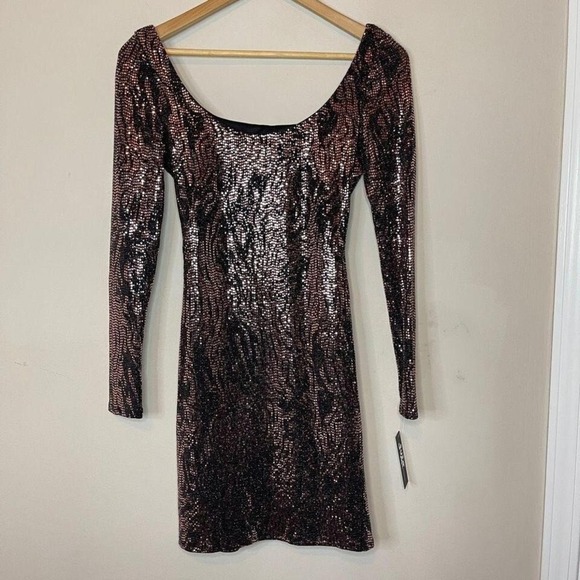 NWT JUMP APPAREL Stretch Sequin Open Back Mini Dress in Espresso, XS - Picture 3 of 8